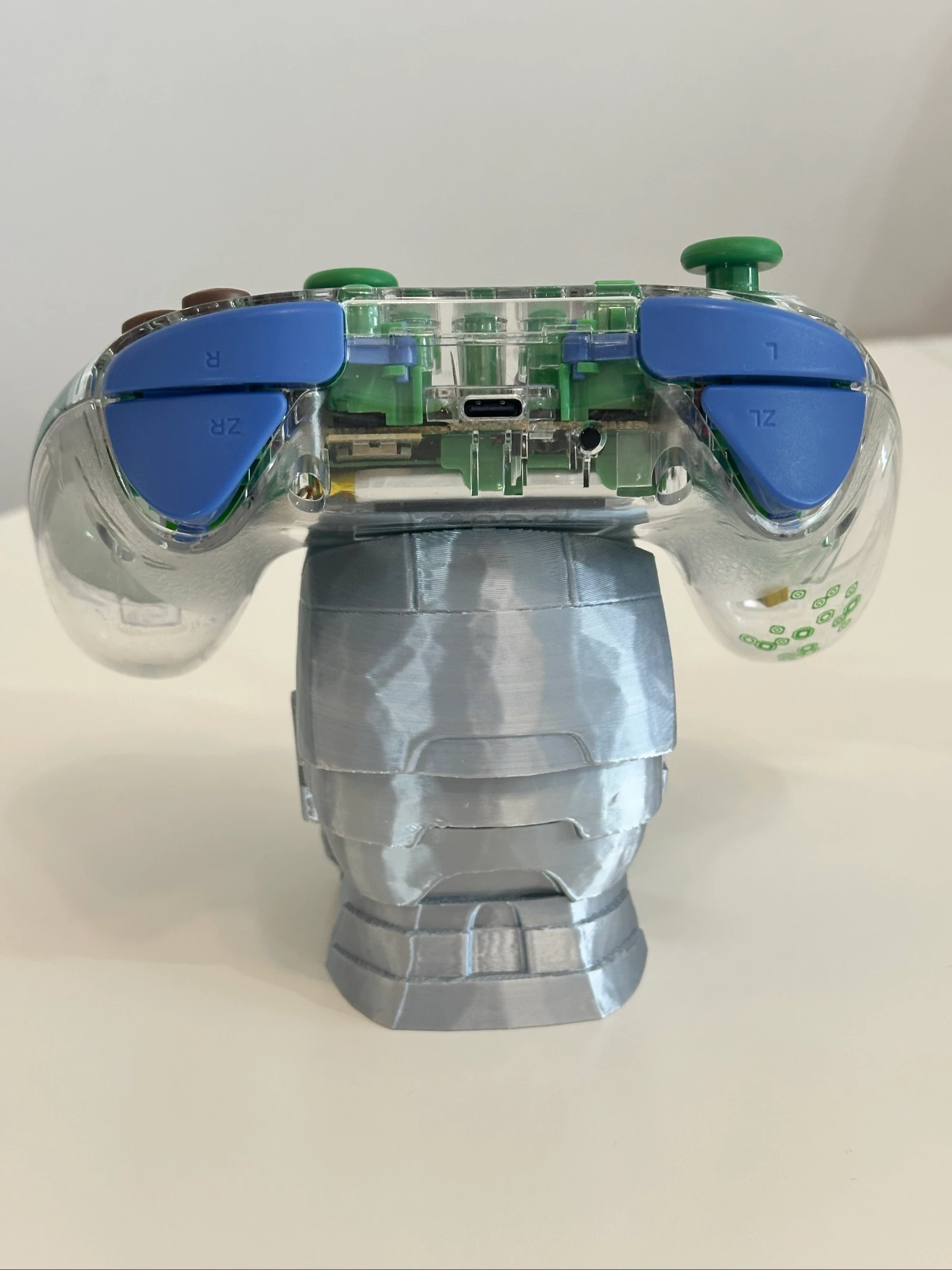 Organisator/stand voor controller – Zilveren Iron Man helm – photo 5
